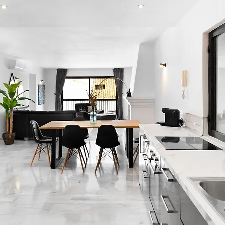 3 Bedroom In The Heart Of Puerto Banus Apartment