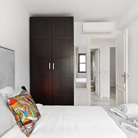 3 Bedroom In The Heart Of Puerto Banus Apartment *